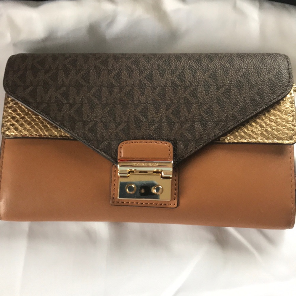 Michael Kors Crossbody - Picture 2 of 6